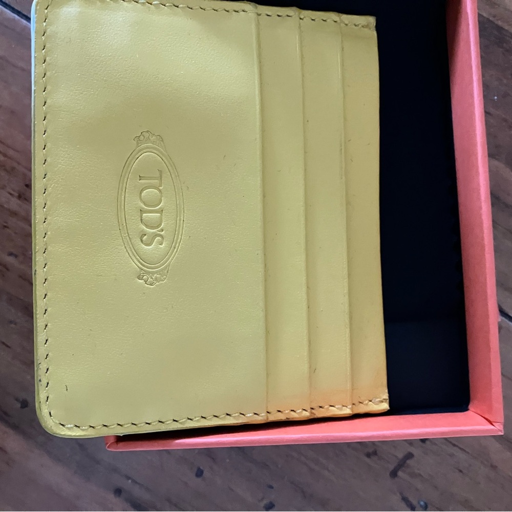 Vibrant Yellow Leather Card Wallet. Unisex ,
gift worthy and original packaging